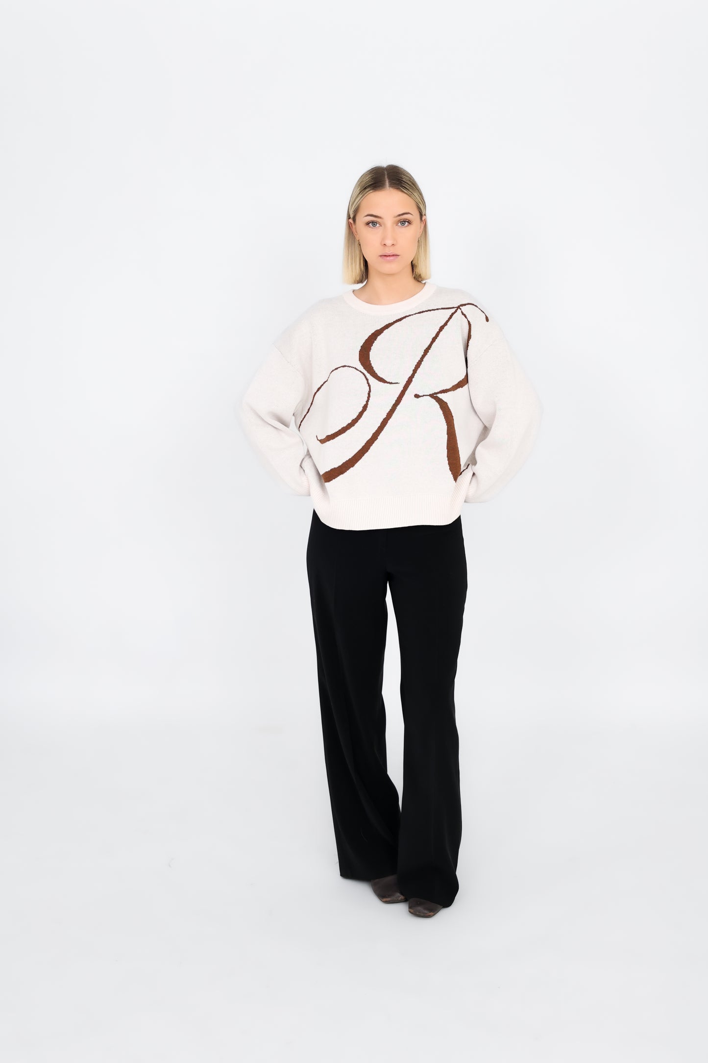 “R” Knit Sweater Beige
