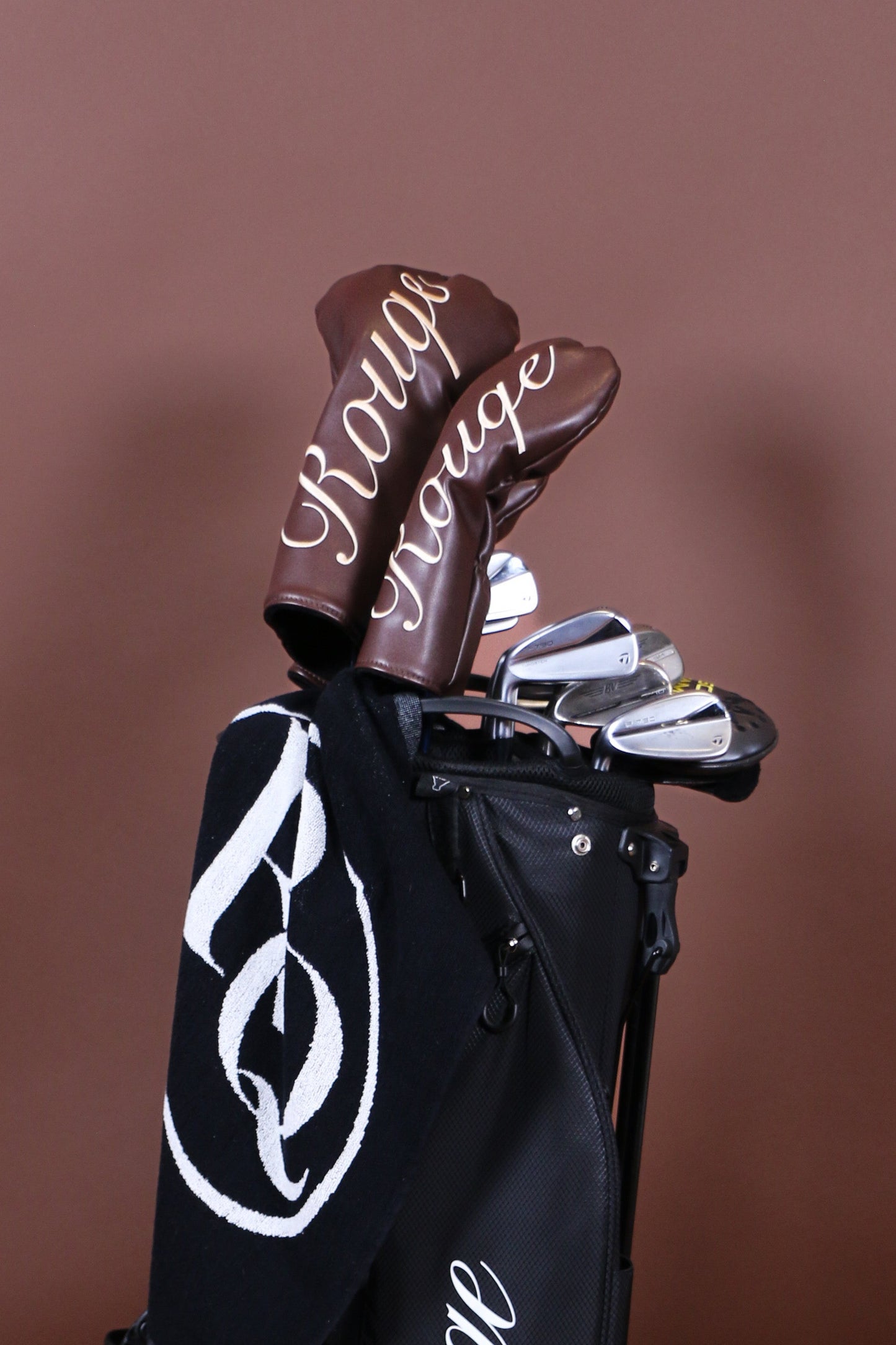 Script Wood Head Cover Brown